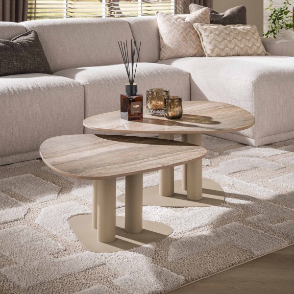 Couchtisch-Set „Lisiko Tria“ – 2-teilig, dreieckig, 3D-Keramik in Travertinoptik, Sand-Beige