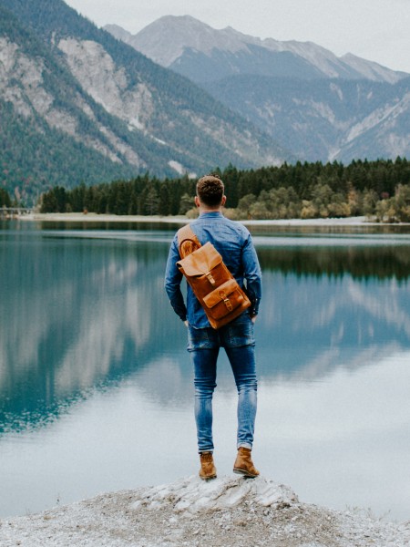 Backpack SCRAMBLER – Stylisher Leder-Rucksack mit gepolstertem Laptopfach und extra Stauraum
