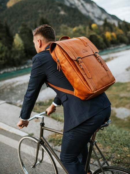 Alpenleder Bozen – Retro-Rucksack aus 100 % Leder mit geräumigem Innenfach und Außentasche