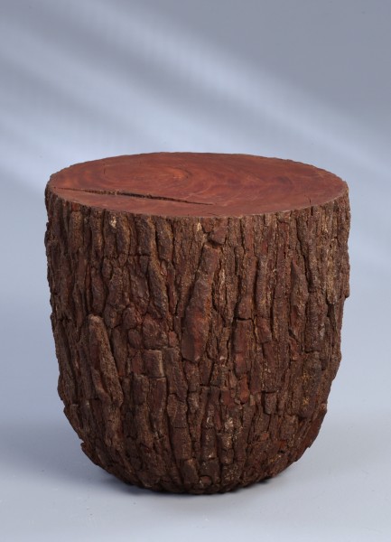 Couchtisch "Cole", Wohnzimmertisch, Kiefernholz, Stammprofil mit Rinde, 55 x 54 cm